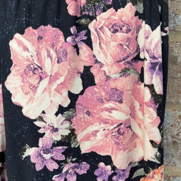 Floral Flared Leggings Polly & Esther Size Medium NWT - Picture 4 of 13